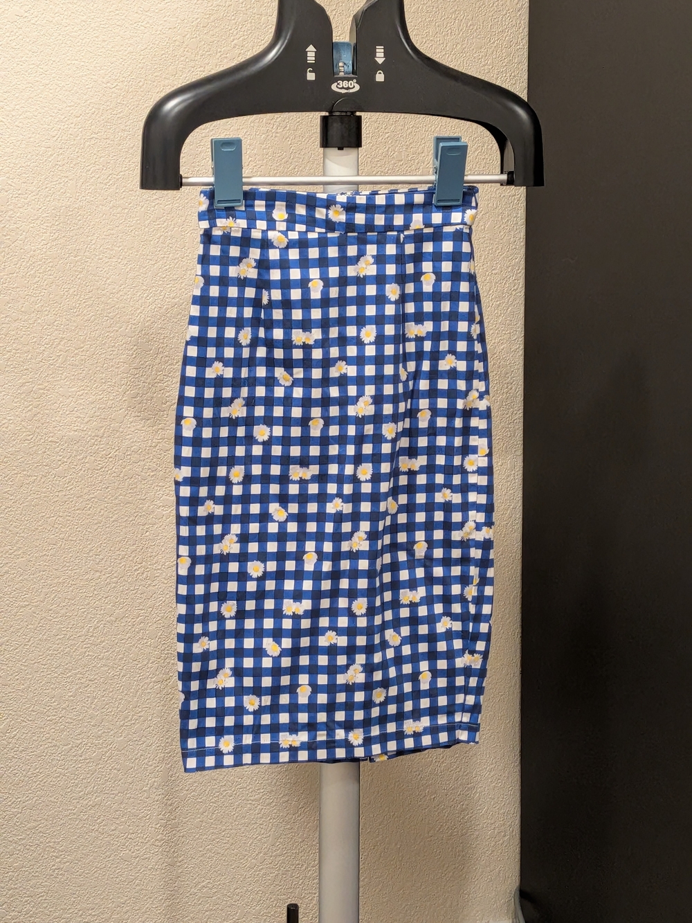 Collectif Blue Gingham Daisy Pencil Skirt XXS